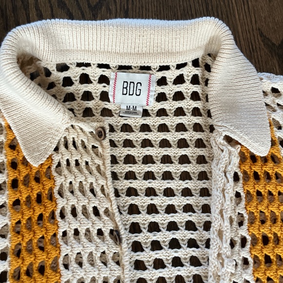 Urban Outfitters Cream / Gold Crotchet Button Up Short Sleeve Shirt - Picture 3 of 6